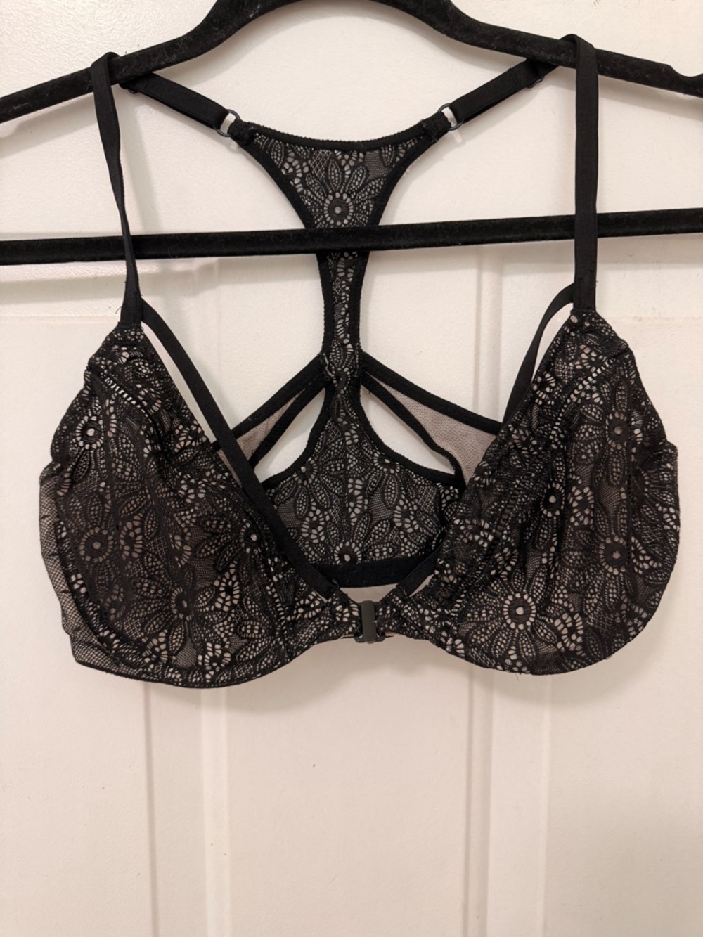 Victoria's Secret Black Lace Strappy Front-Close Bralette Size 34D